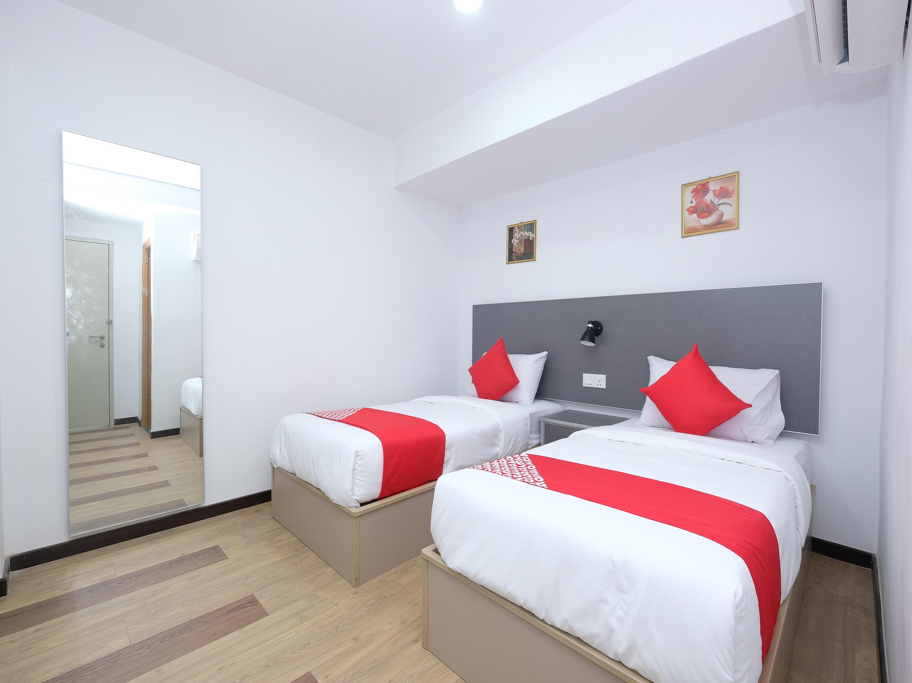 Oyo 44043 First Garden Hotel Kuantan Bagian luar foto