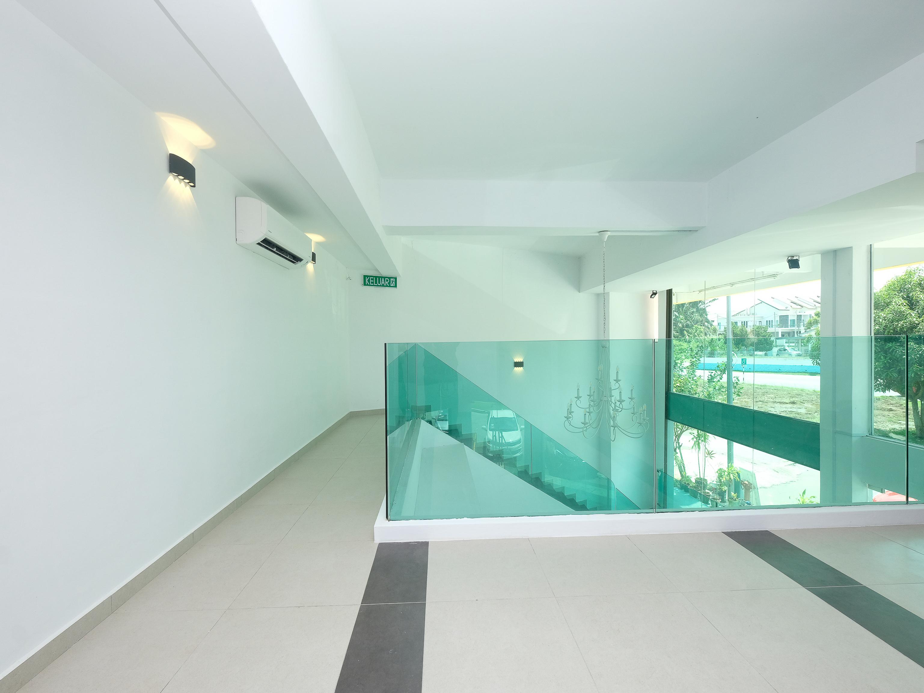 Oyo 44043 First Garden Hotel Kuantan Bagian luar foto