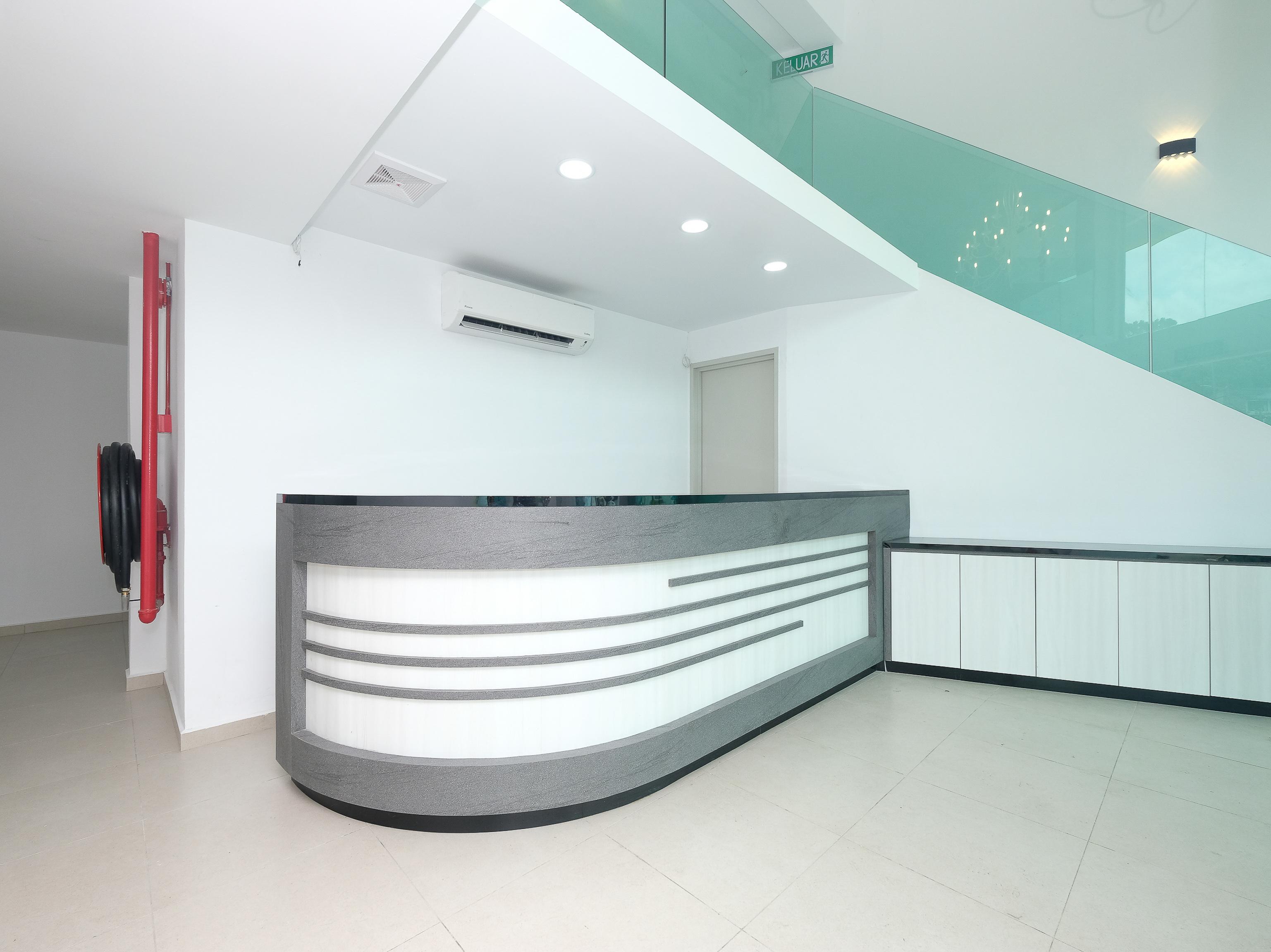 Oyo 44043 First Garden Hotel Kuantan Bagian luar foto