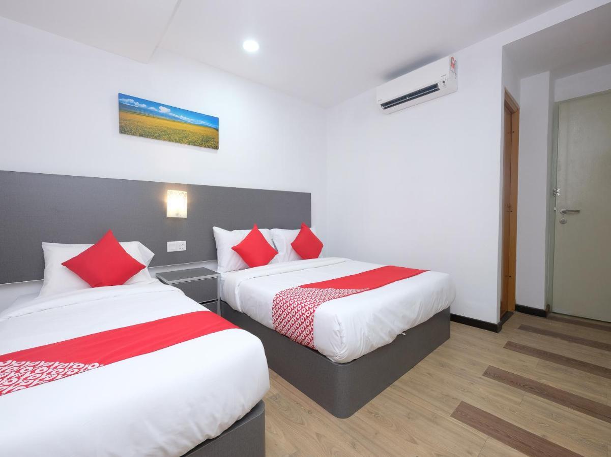 Oyo 44043 First Garden Hotel Kuantan Bagian luar foto